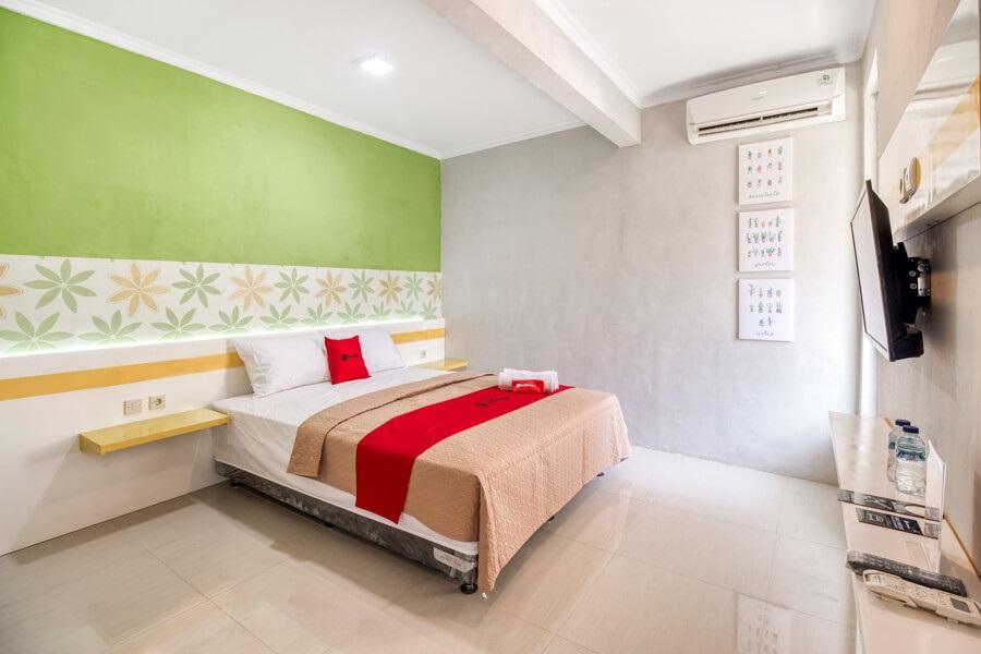 Готель Reddoorz Near Malioboro Tugu Station Jogja Джок'якарта Екстер'єр фото