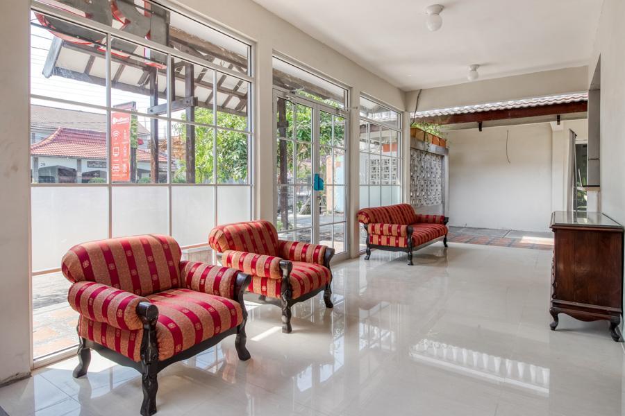 Готель Reddoorz Near Malioboro Tugu Station Jogja Джок'якарта Екстер'єр фото