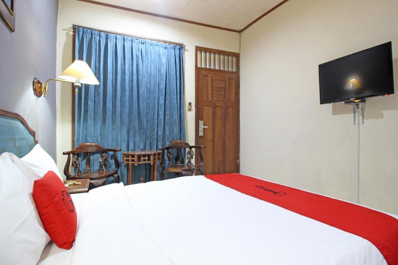 Готель Reddoorz Near Malioboro Tugu Station Jogja Джок'якарта Екстер'єр фото