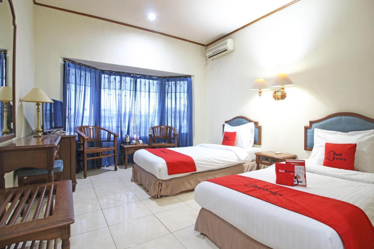 Готель Reddoorz Near Malioboro Tugu Station Jogja Джок'якарта Екстер'єр фото