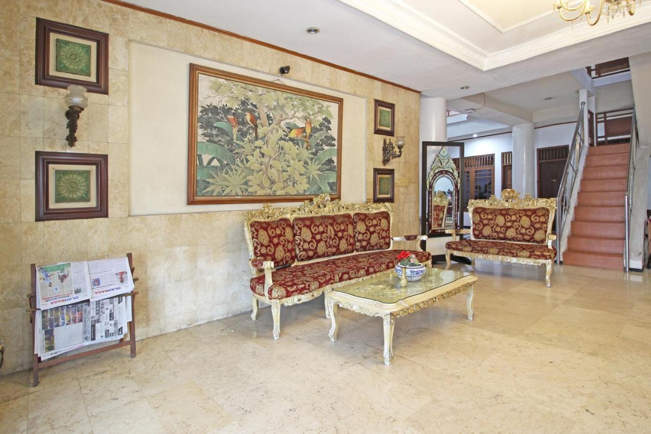 Готель Reddoorz Near Malioboro Tugu Station Jogja Джок'якарта Екстер'єр фото