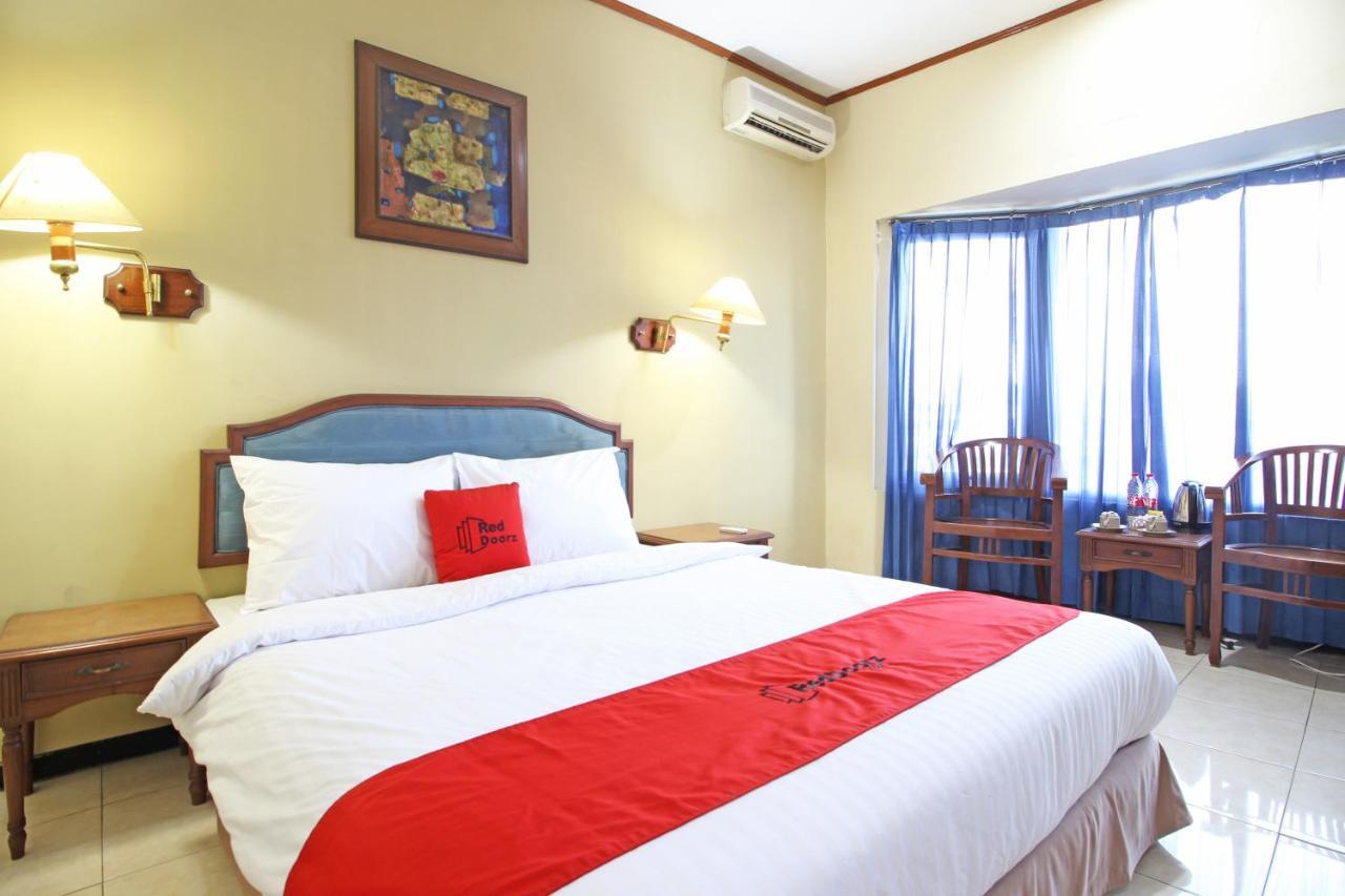 Готель Reddoorz Near Malioboro Tugu Station Jogja Джок'якарта Екстер'єр фото
