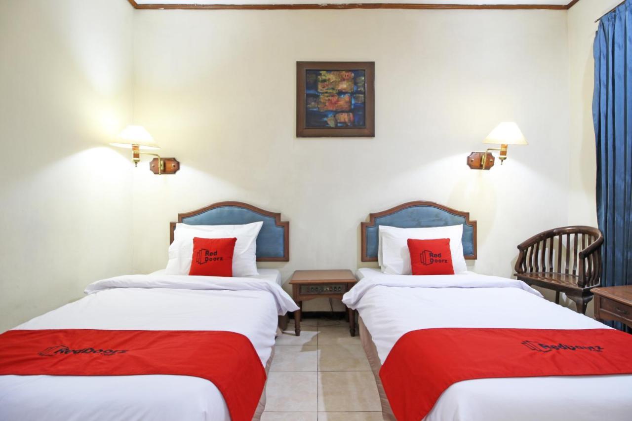 Готель Reddoorz Near Malioboro Tugu Station Jogja Джок'якарта Екстер'єр фото