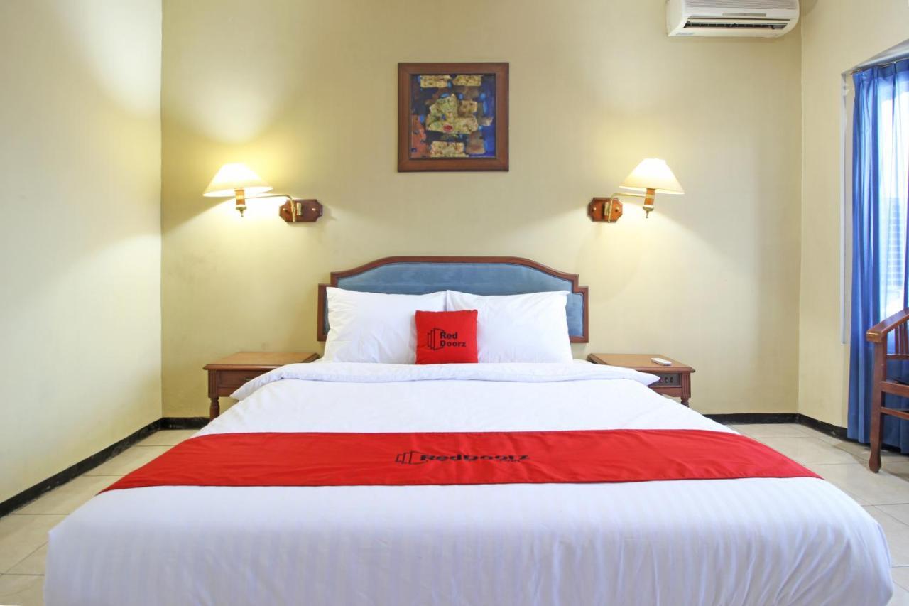 Готель Reddoorz Near Malioboro Tugu Station Jogja Джок'якарта Екстер'єр фото